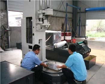 伊德機械的服務確實不錯，售后服務好！